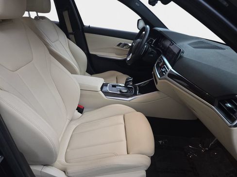 Used 2019 BMW 330i xDrive Sedan w/ Convenience Package AWD/4WD image 10