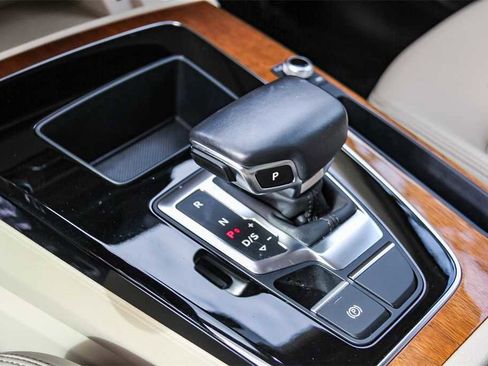 Used 2022 Audi Q5 2.0T Premium image 19