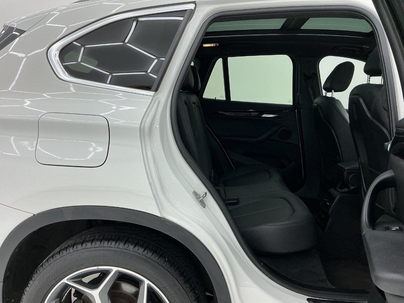 Used 2018 BMW X1 xDrive28i AWD/4WD image 21