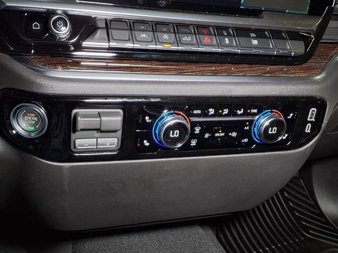 New 2026 GMC Sierra 1500 SLE w/ Preferred Package AWD/4WD image 19