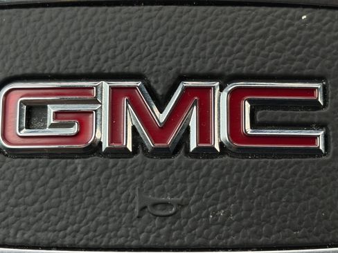 Used 2024 GMC Terrain SLE FWD image 33