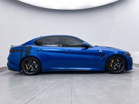 Used 2018 Alfa Romeo Giulia Quadrifoglio w/ Driver Assist Dynamic Package image 41