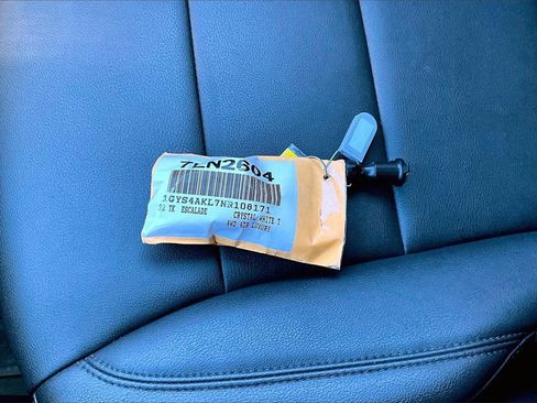 Used 2022 Cadillac Escalade Luxury image 32