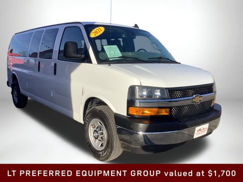 Used 2021 Chevrolet Express 3500 LT w/ LT Preferred Equipment Group RWD image 4