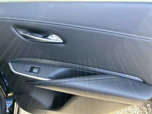 Used 2024 Cadillac XT4 Premium Luxury image 15