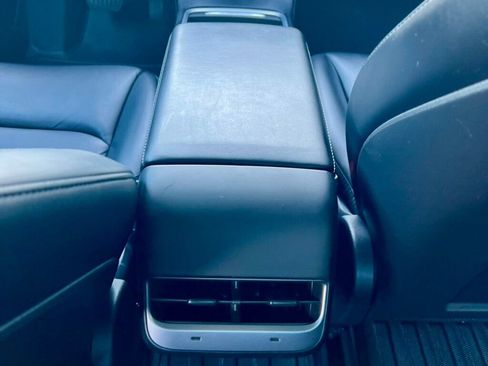 Used 2021 Tesla Model 3 Standard Range Plus image 17