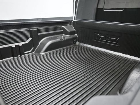 Used 2023 Jeep Gladiator Overland image 31