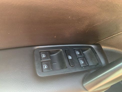 Used 2015 Volkswagen Passat 1.8T SE FWD image 19