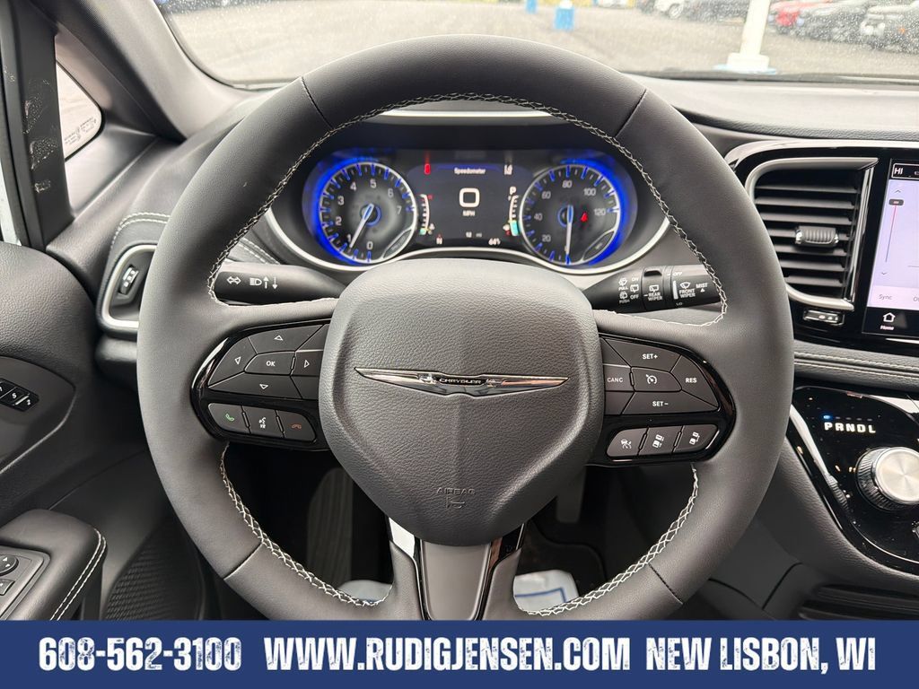 New 2026 Chrysler Pacifica Select w/ S Appearance Package AWD/4WD image 14