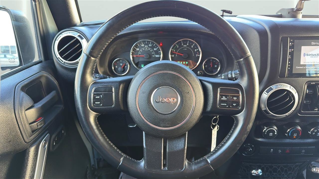 Used 2015 Jeep Wrangler Unlimited Rubicon AWD/4WD image 23