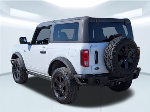 Used 2022 Ford Bronco Black Diamond image 4