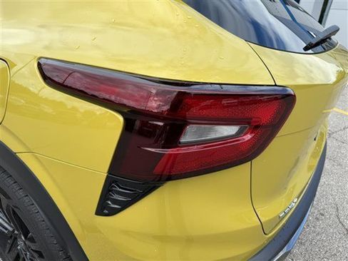 Certified 2024 Chevrolet Trax ACTIV w/ Sunroof Package image 30