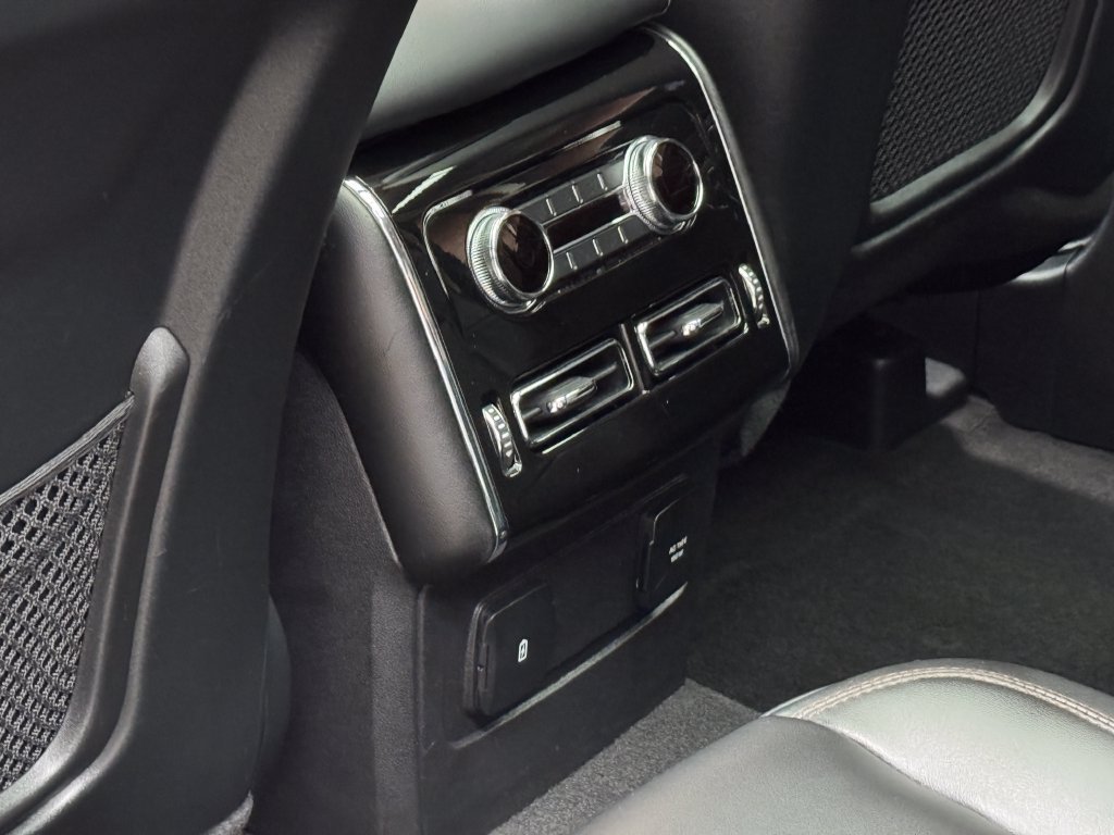 Used 2024 Lincoln Aviator AWD w/ Premium Package image 25
