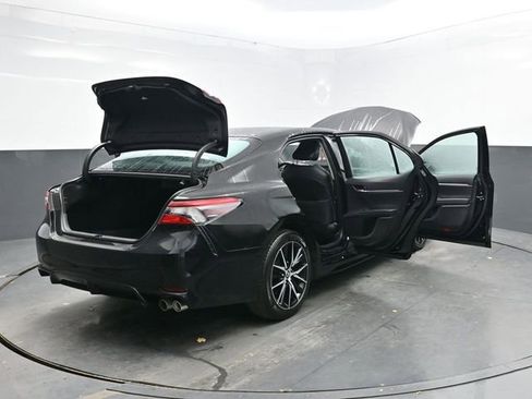 Used 2024 Toyota Camry SE image 45