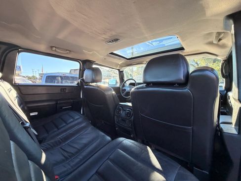 Used 2005 HUMMER H2 SUT w/ Preferred Equipment Group AWD/4WD image 22
