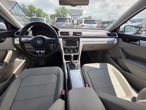 Used 2012 Volkswagen Passat 2.5 SE FWD image 12