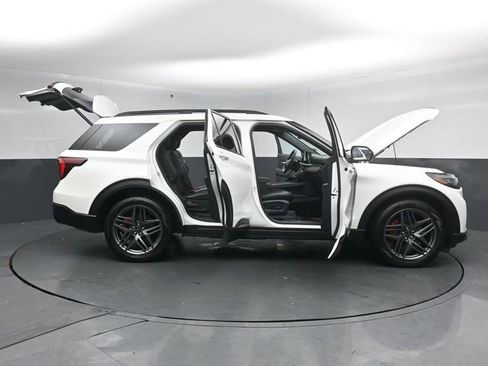 Certified 2025 Ford Explorer ST AWD/4WD image 62