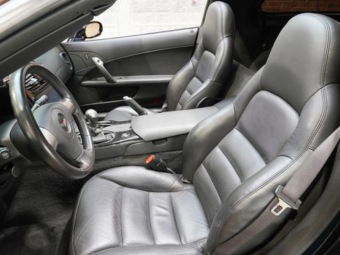Used 2008 Chevrolet Corvette Coupe w/ Z51 Performance Package RWD image 44