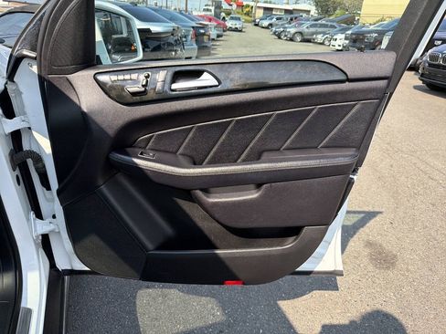 Used 2016 Mercedes-Benz GL 450 4MATIC image 21