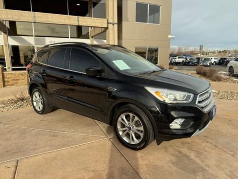 Used 2019 Ford Escape SEL image 3