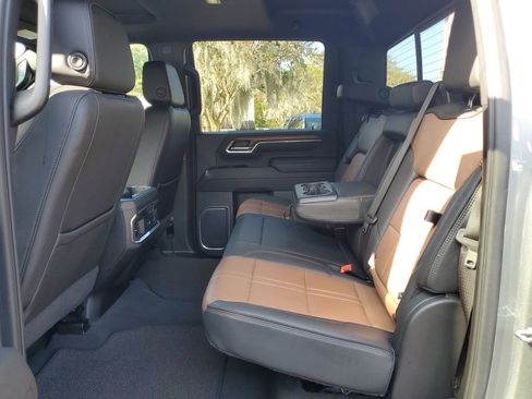 Used 2024 Chevrolet Silverado 3500 High Country w/ Technology Package image 16