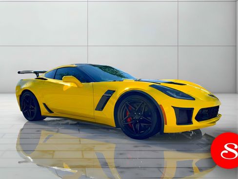 Used 2016 Chevrolet Corvette Z06 w/ 3LZ Preferred Equipment Group image 8