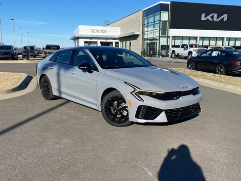 Used 2025 Toyota Tacoma TRD Off-Road image 3