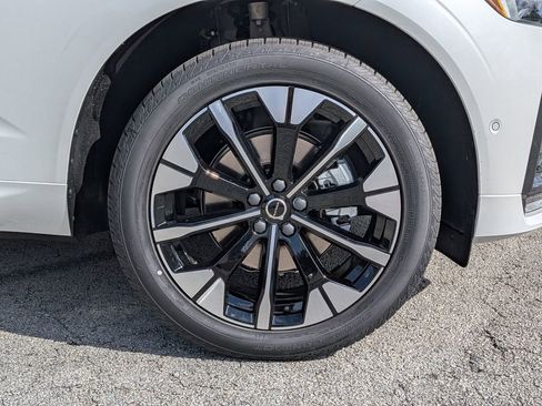 New 2026 Volvo XC60 B5 Plus w/ Protection Package Premier AWD/4WD image 19