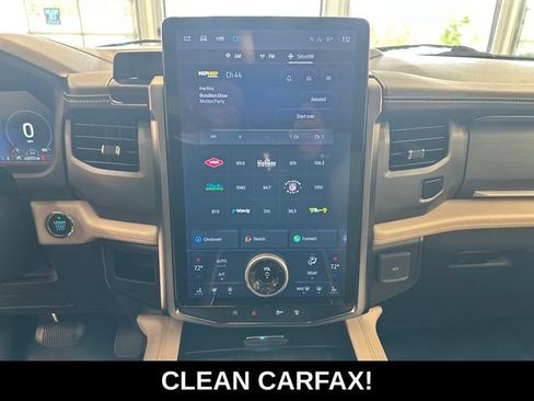 Used 2024 Ford Expedition Max Platinum AWD/4WD image 3
