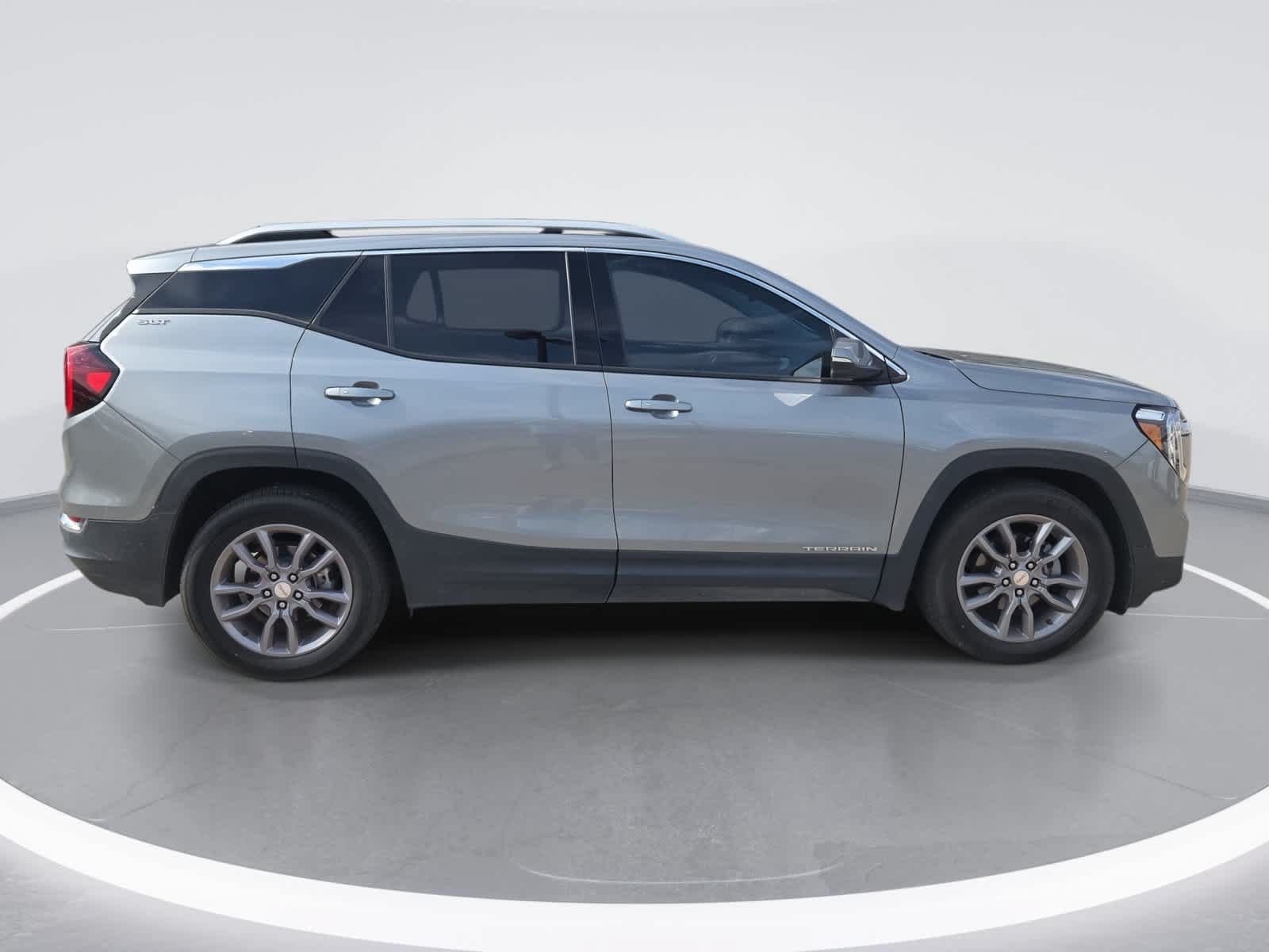 Used 2023 GMC Terrain SLT FWD image 9