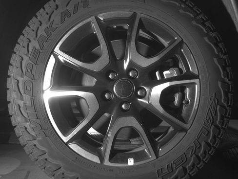 Used 2025 Jeep Compass Trailhawk image 12