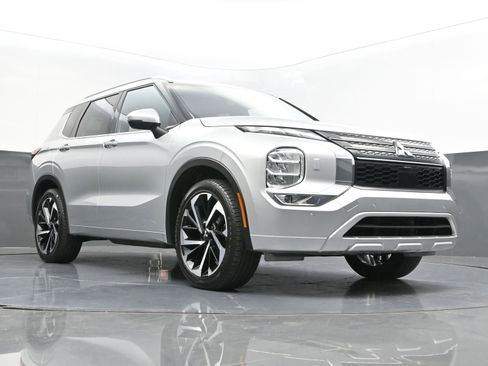 Used 2022 Mitsubishi Outlander SEL image 39