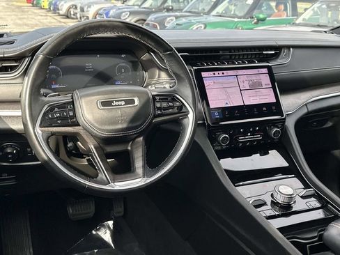 Used 2022 Jeep Grand Cherokee Overland w/ Luxury Tech Group IV image 10