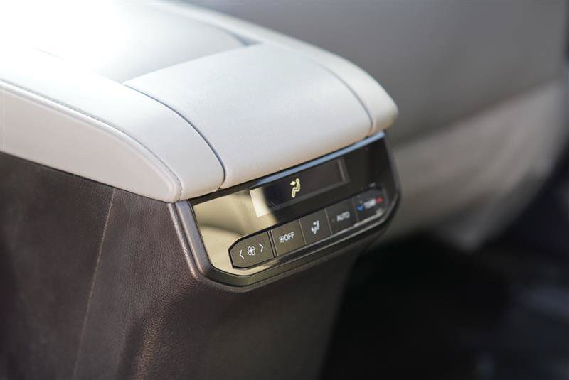 Used 2020 Toyota Highlander XLE AWD/4WD image 76