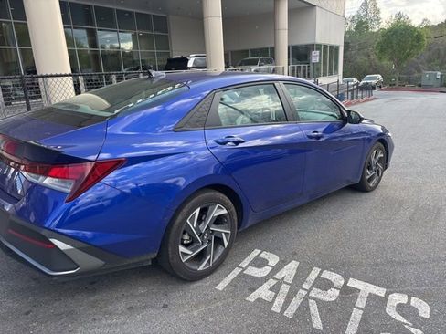 Used 2025 Hyundai Elantra Sport image 5