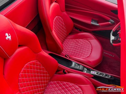 Used 2021 Ferrari F8 Tributo image 35