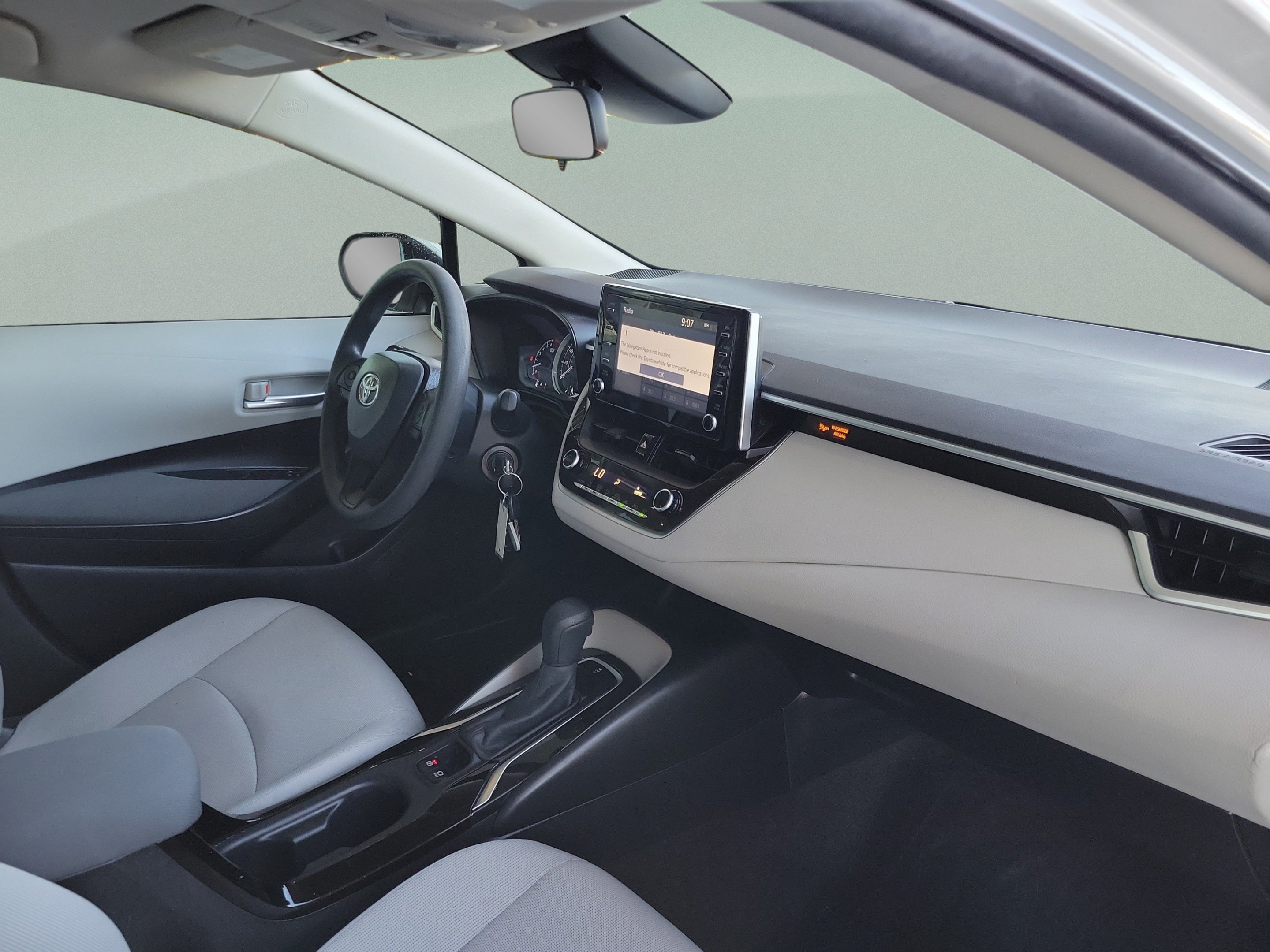 Used 2020 Toyota Corolla LE FWD image 25