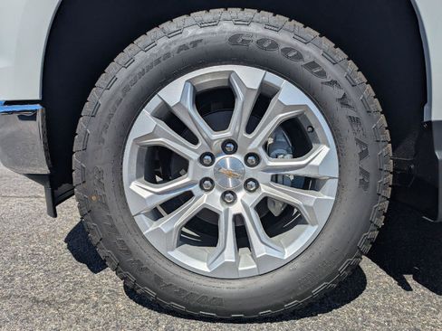 New 2026 Chevrolet Silverado 1500 LTZ w/ LTZ Premium Package AWD/4WD image 16