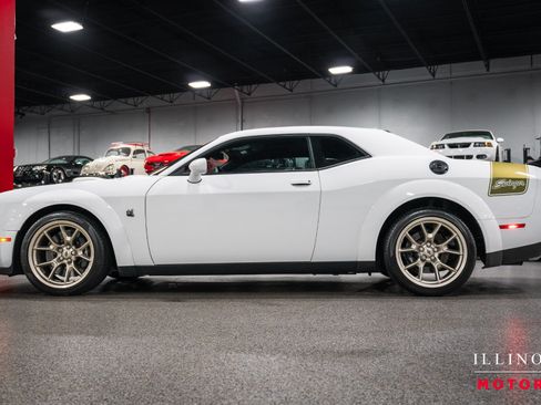 Used 2023 Dodge Challenger R/T Scat Pack RWD image 2