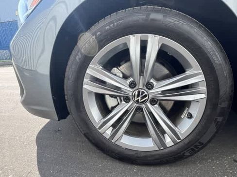 Used 2024 Volkswagen Jetta SE image 10