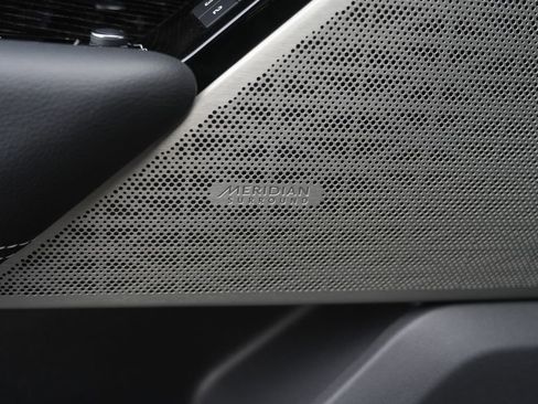 Used 2021 Land Rover Range Rover Velar R-Dynamic S image 26