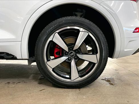 Certified 2024 Audi Q5 2.0T Premium Plus w/ Premium Plus Package image 12
