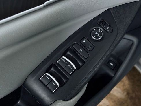 Used 2019 Honda Accord EX image 13