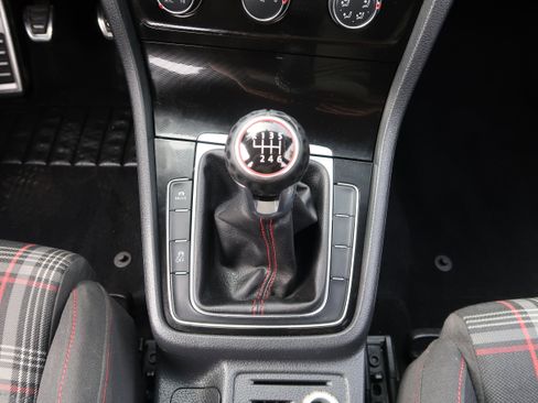 Used 2015 Volkswagen GTI S FWD image 17