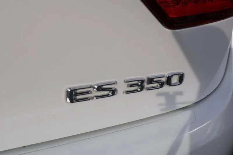 Used 2014 Lexus ES 350 w/ Premium Package FWD image 10