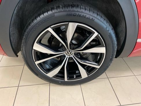 Used 2025 Volkswagen Atlas SEL Premium R-Line AWD/4WD image 7