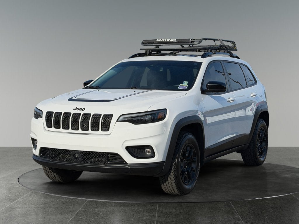 Used 2022 Jeep Cherokee Latitude AWD/4WD image 3