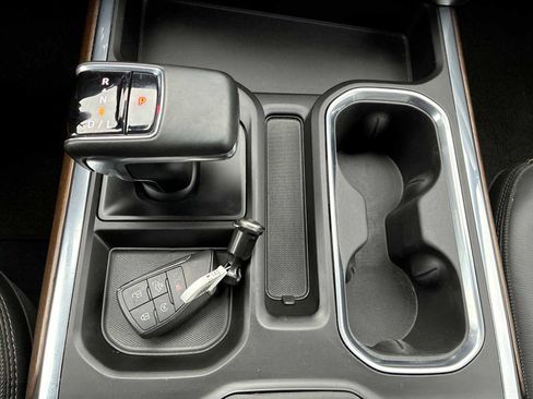 Certified 2022 Chevrolet Silverado 1500 High Country w/ Technology Package image 16