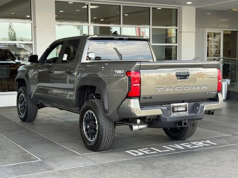 New 2025 Toyota Tacoma TRD Off-Road image 9