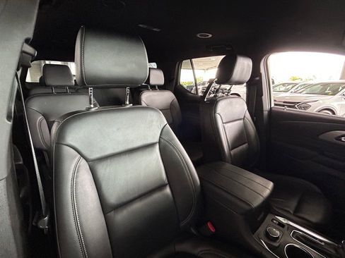 Used 2023 Chevrolet Traverse LT image 29